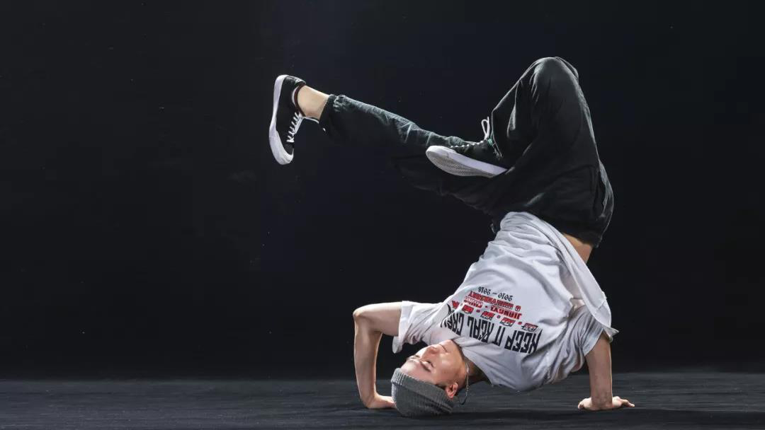 最新潮流街舞，背景、時(shí)代影響與獨(dú)特地位解析