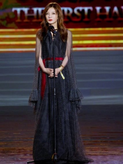 趙薇的最新動(dòng)態(tài)，星光熠熠，勵(lì)志自信的力量展現(xiàn)