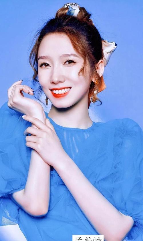 格格最新舞蹈演繹水之魅力——舞蹈中的科技與自然之美交融呈現(xiàn)