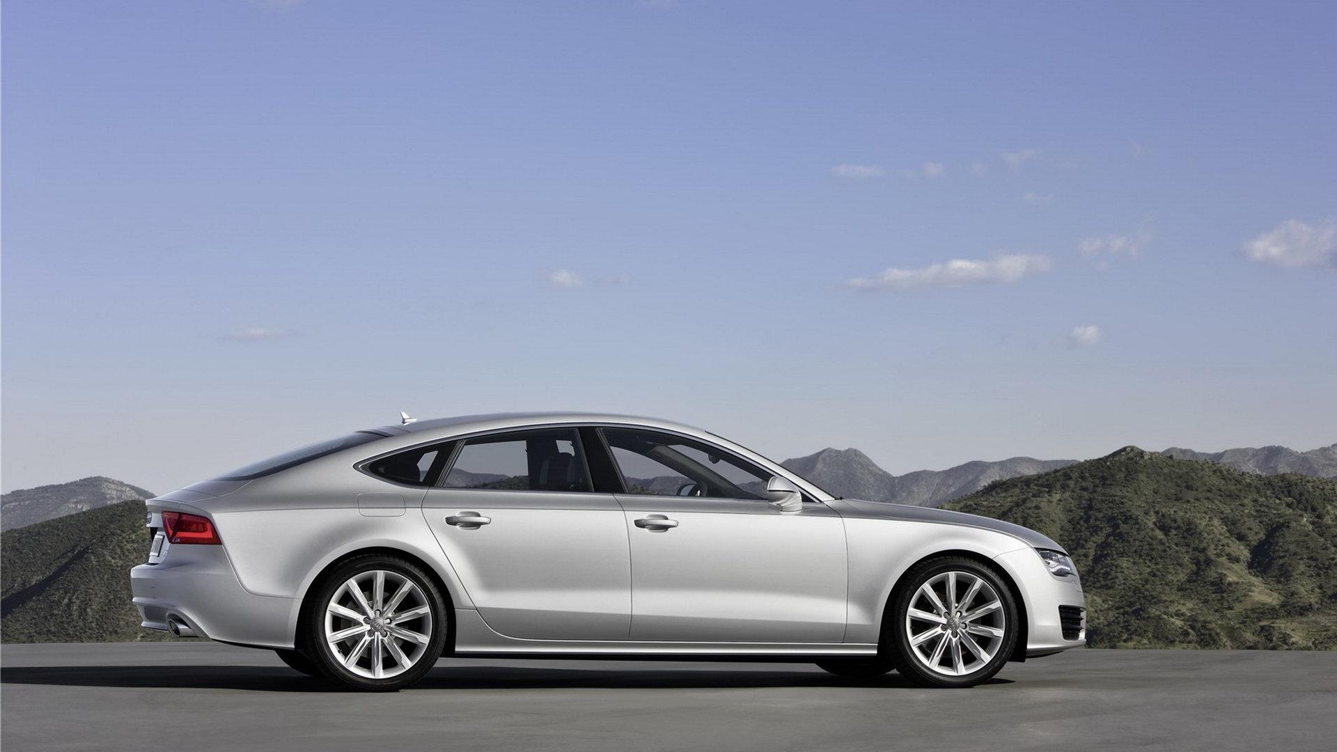 最新款?yuàn)W迪A7,家的溫馨與友情的旅程之旅