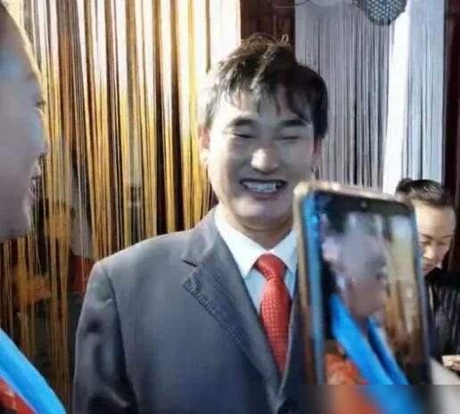 大衣哥最新動態(tài)，與自然美景的邂逅，內(nèi)心平和之旅啟程